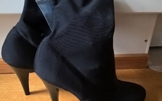 Mustat Stretch sukkamaiset Bootsit / Saappaat - koko 36