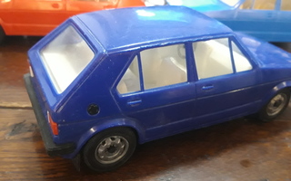 Nyrhinen Ståhlberg muoviauto VW Golf t sininen, hieno kunto