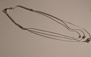 Erikoinen hopeansävyinen kaulaketju ,  40,0 cm