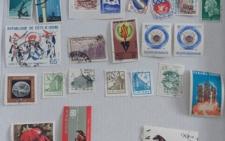 4 postimerkki  pussia yhdellä huudolla