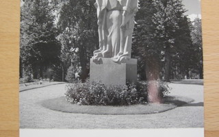 VANHA Valokuva Lahti Sankaripatsas 1940-l