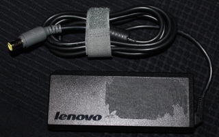 Lenovo Laturi 20V 4,5A 90W - alkuperäinen - käytetty