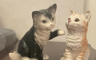 Kissa koriste figuurit patsaat  musta valk punertava vaalea