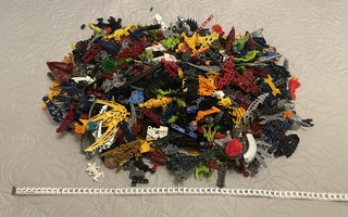 Lego Bionicle osia laatikollinen