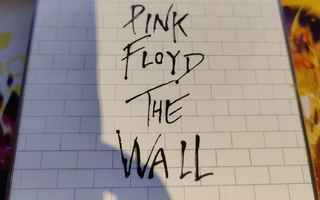 Pink Floyd The wall tupla CD lh. 8€