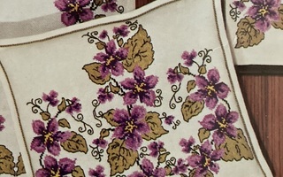 Ristipistomalli Kauniit violetit kukat Cewec