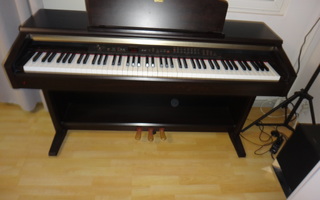 PIANO Yamaha clavinova clp-130 digital piano