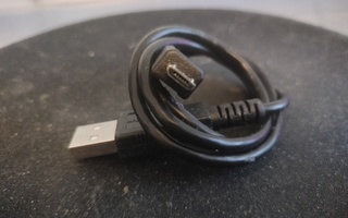 Usb latauskaapeli