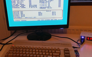 Commodore C64C + kasettiasema ja pelit