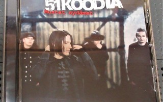 51 Koodia: Mustat sydämet cd