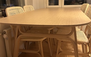 Ikea Voxlöv ruokapöytä + 4 saman sarjan tuolia