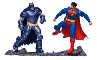 SUPERMAN VS ARMORED BATMAN - BATMAN DARK KNIGHT 	(75 814)	dc