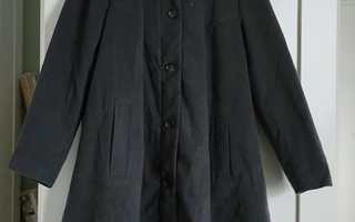 A-mallinen puolipitkä villakangasmainen takki 46