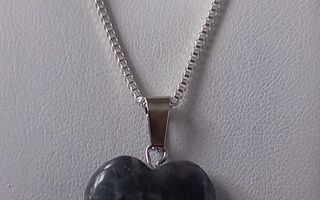 Musta Obsidiaani Sydänkiviriipus + 925 hopeaketju 51 cm