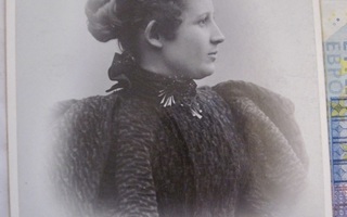 VANHA Kabinetti Valokuva KOMEA Nainen UPEAT Vaatteet 1900-l