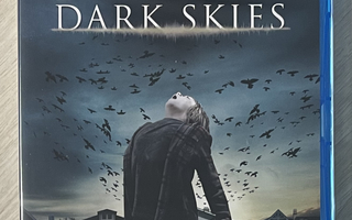 Dark Skies (2013) uusi ja muoveissa
