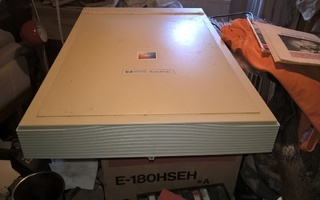 HP 4c SCSI skanneri