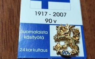 Itsenäinen Suomi 90 vuotta pinnsi kullattu