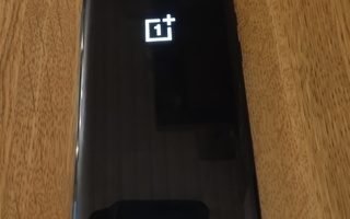 Puhelin  OnePlus  Model HD1913