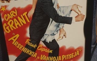 Arsenikkia ja Vanhoja Pitsejä (Cary Grant)