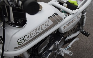 Suzuki PV kromitarrat koko mopoon, viimeistä viedään