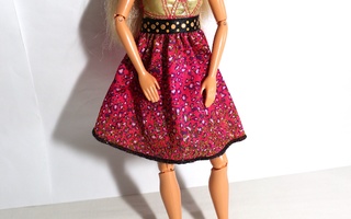 MATTEL - VAALEAHIUKSINEN BARBIE -