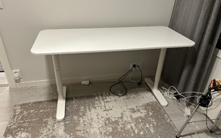 Työpöytä 120x60 Ikea Bekant