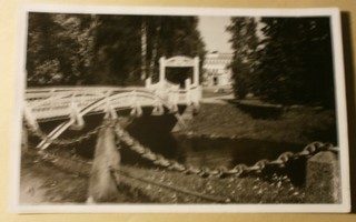Oulu, Ainolan puistoa, koristeellinen silta ja portti, 1933
