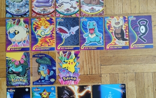 Pokemon TOPPS hahmo- ja chase kortteja