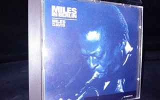 CD . Miles Davis : Miles in Berlin  ( SIS POSTIKULU )