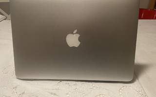 Macbook Air 13” 128 GB 2017 kannettava tietokone