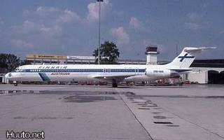 Vanha diakuva Finnair OH-LMZ MD-82