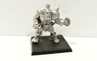 Blood Bowl - Ogre Star Player figuuri (2nd Edition)  [G9]