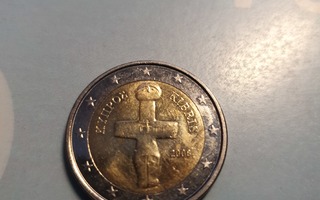 Kahden euron kolikko. Katso kuva