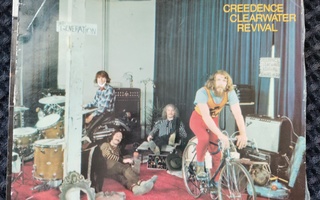 CREEDENCE CLEARWATER REVIVAL   ( LP )