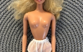 Mattel: Barbie -nuken valkoiset vintage alushousut