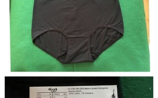 Mustat Sloggi Maxi alushousut ( koko 44 )