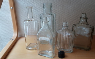 Vanhoja apteekkipulloja, antiikki pulloja, retro pullo