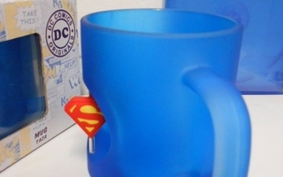 SUPERMAN 3D ROTATING LOGO CRYSTAL MUG	(38 032)	pyörivä logo