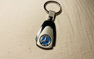 Mercedes Benz avaimenperä