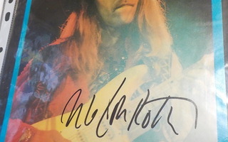 ULI JON ROTH [ SCORPIONS ] NIMIKIRJOITUS KUVASSA