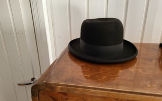 Vanha tyylikäs Harrison hattu