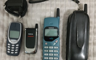 4 Nokian Puhelinta ja Laturi