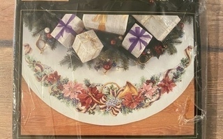 Holiday Harmony Tree Skirt (Dimensions) ristipistopakkaus