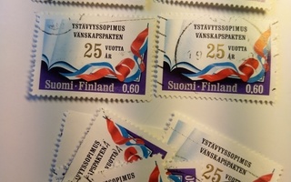 YYA sopimus Suomi-Neuvostoliitto 25 vuotta postimerkki 0,60