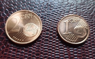 Suomi 2 eurosenttiä 2004 ja 1 eurosentti 2005 UNC rullasta