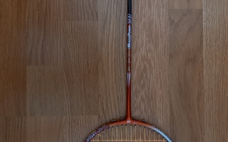 Yonex Muscle Power 28 -sulkapallomaila