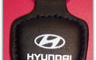Pieni nahkainen Hyundai avaimenperä