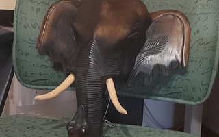 Puinen Elefantin pää, seinäkoriste