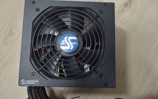 Seasonic virtalähde 620 W